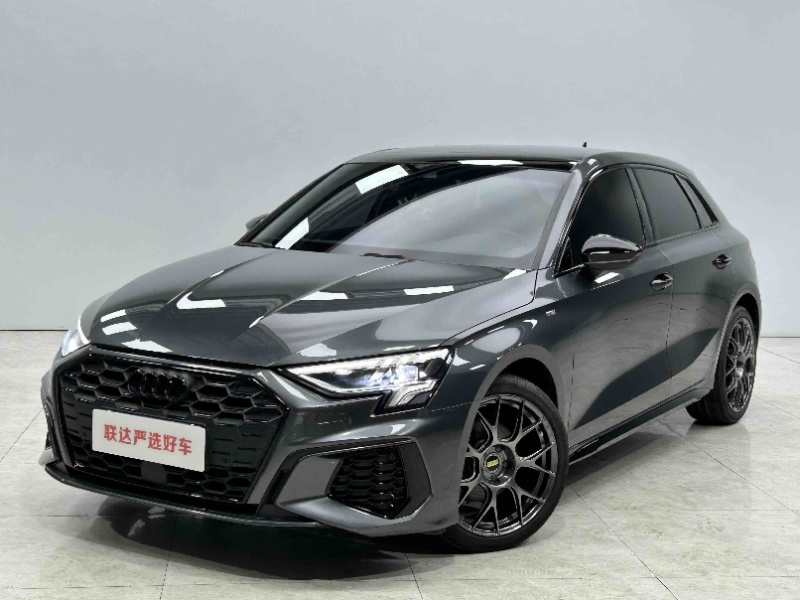 Audi A3 Sportback 35 TFSI модификация 2022 года, стильная спортивная версия