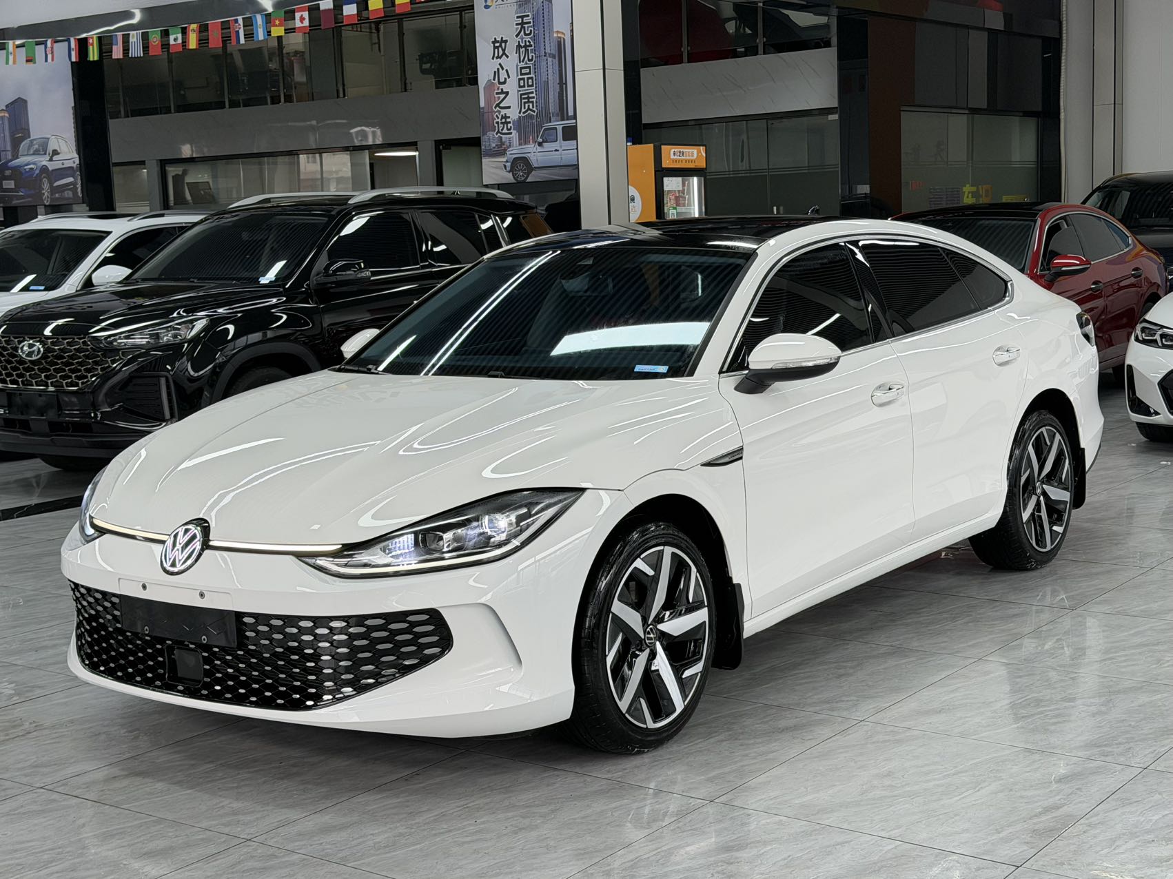 Volkswagen Lingdu 2023 L 280TSI DSG крутая версия