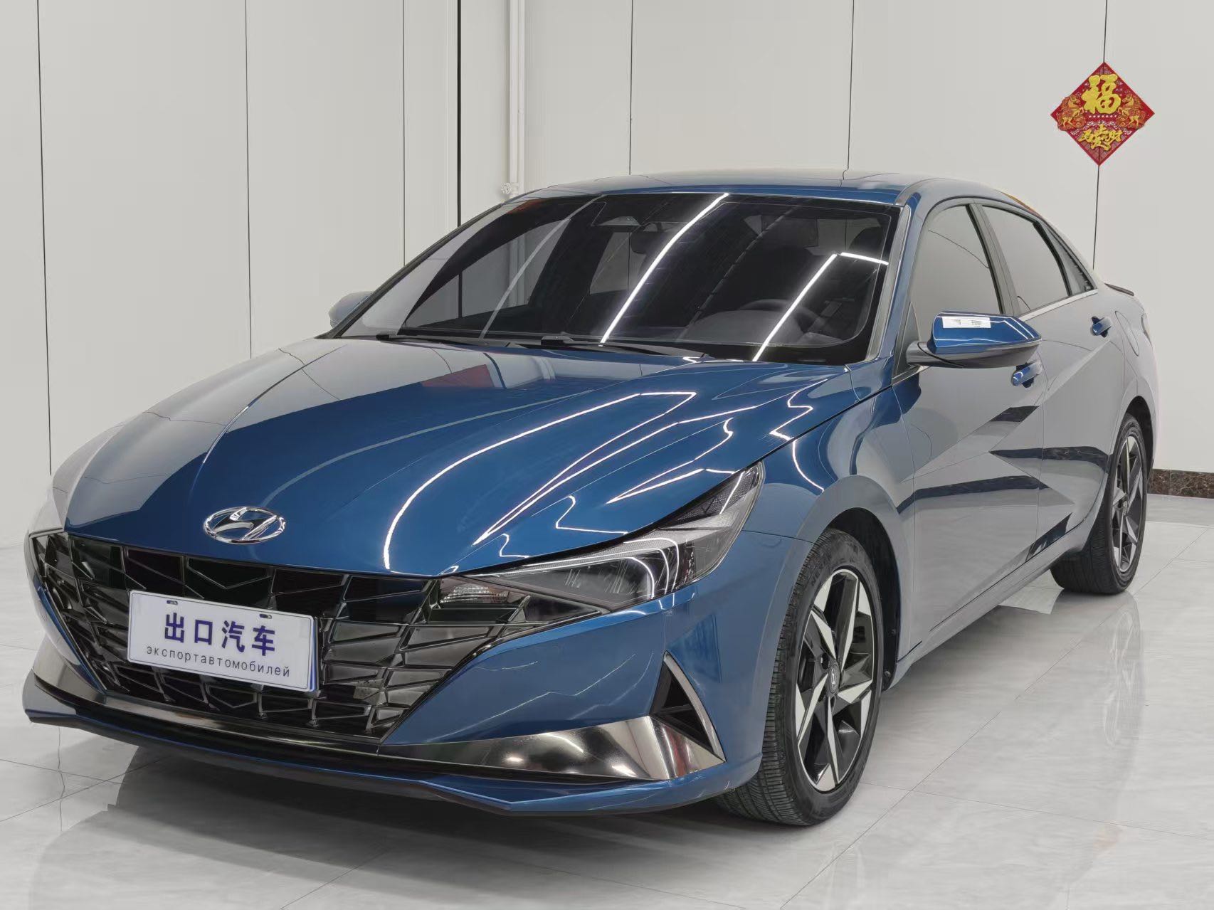 22 модели автомобиля Hyundai Elantra, двигатель 1.4T, комплектация "Премиум"