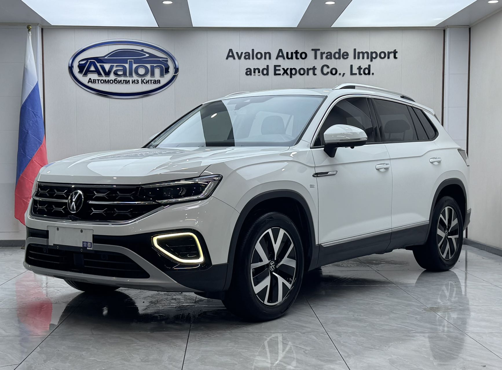 Volkswagen Tayron 2023 года, 280TSI, передний привод, версия Luxury Plus Advanced