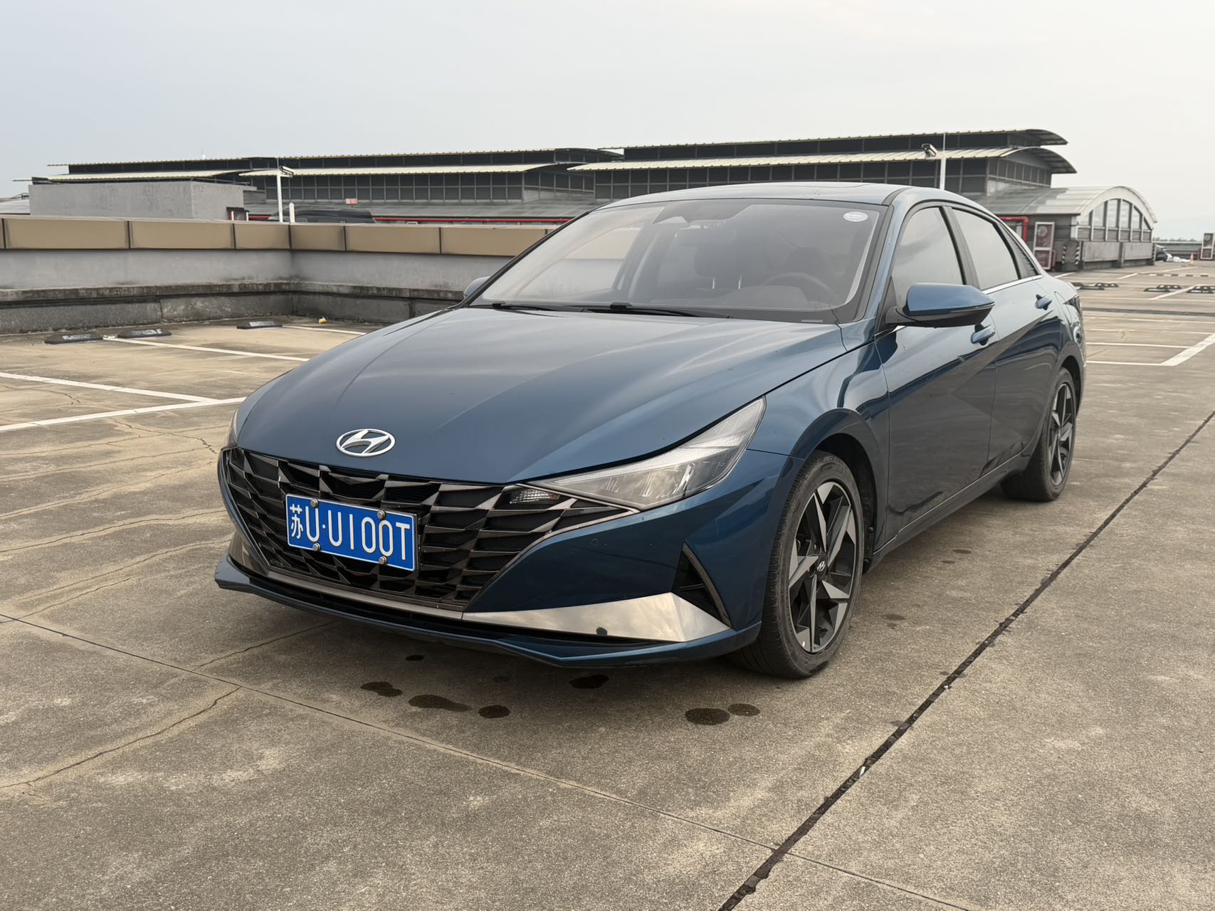 Hyundai Elantra 2022 роскошная версия