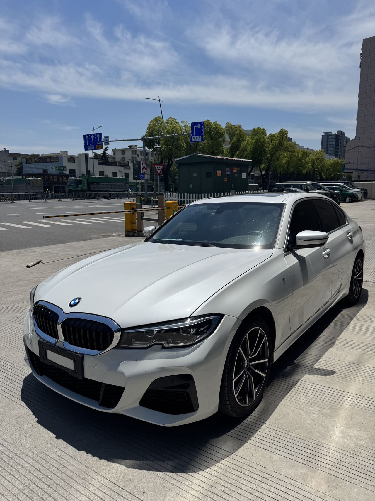 BMW 320Li спортивная версия 2022 года