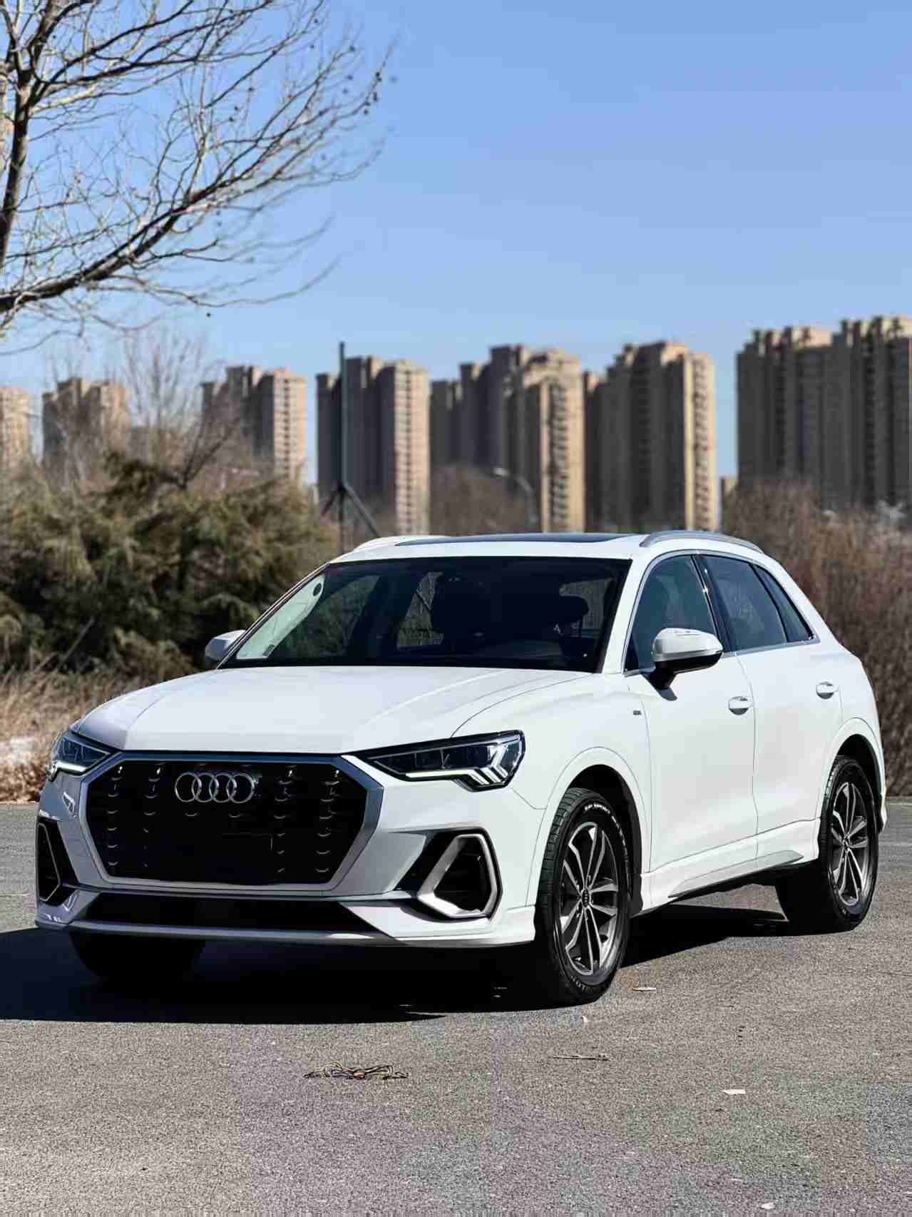 Audi Q3 2023 модель 35 TFSI стильная спортивная версия