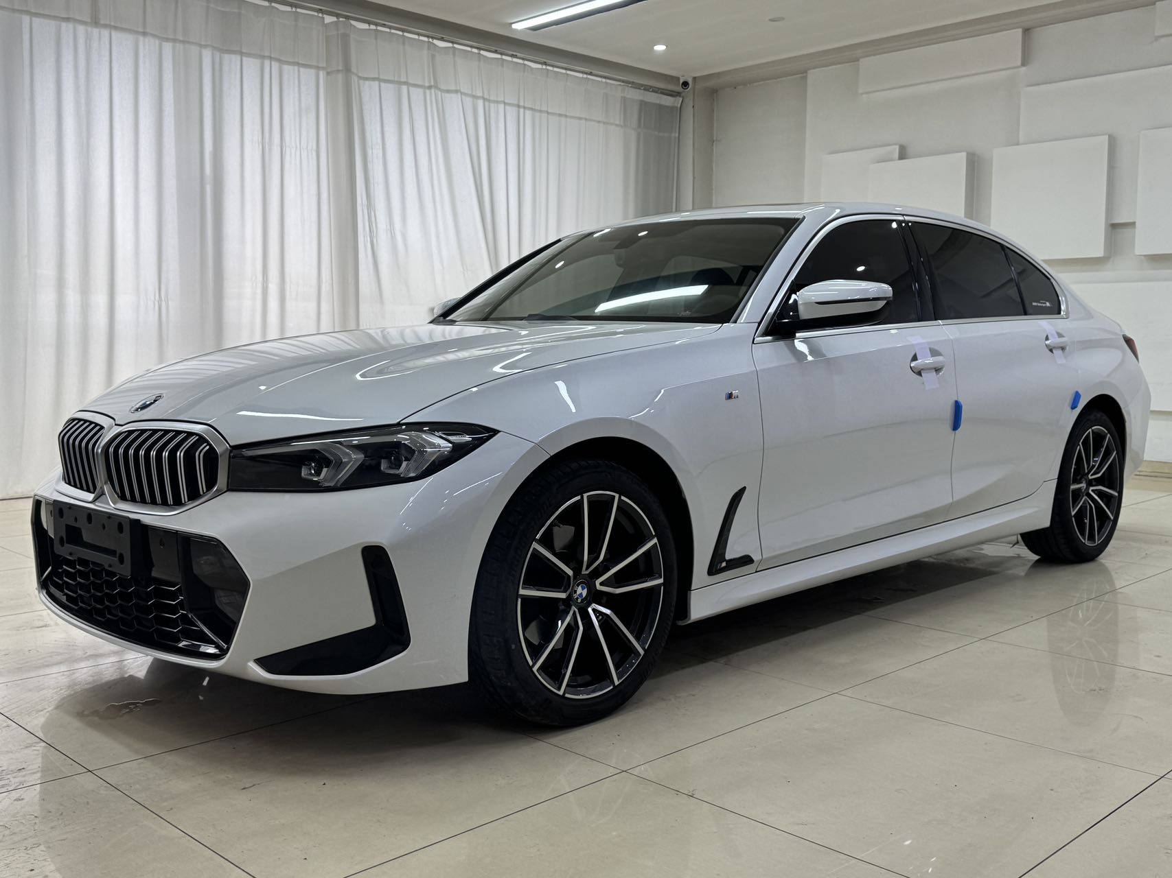 BMW 3 серии 2023 320Li Комплект M Sport