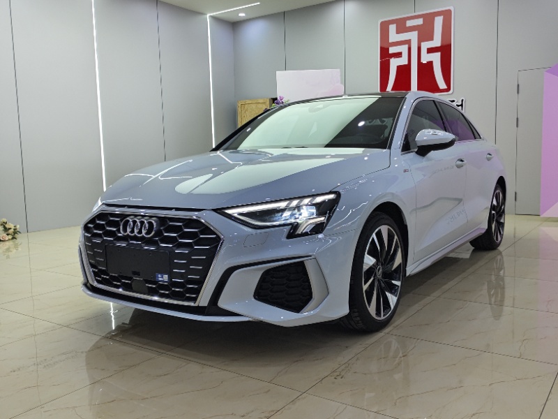 Audi A3 2022 года, A3L Limousine 35 TFSI, стильная спортивная модель