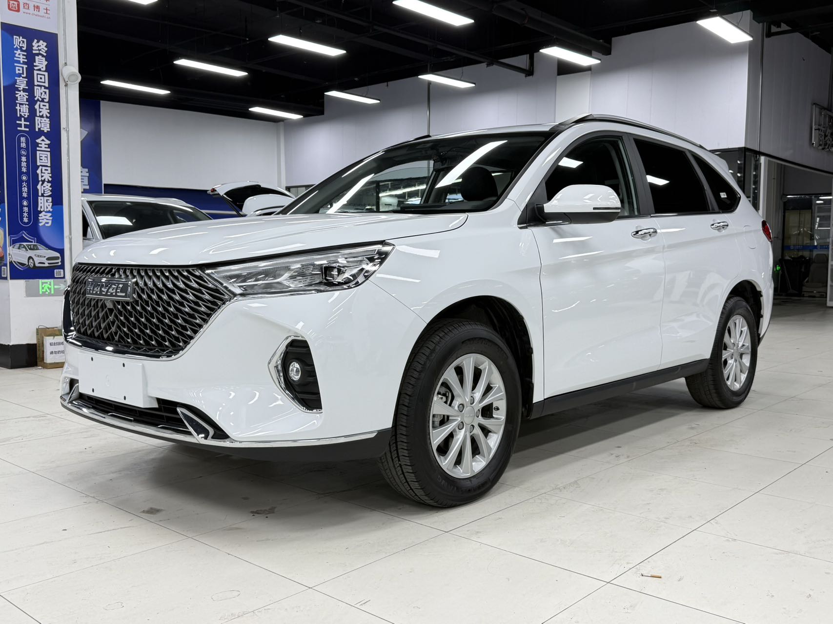 Haval M6 2021 года выпуска, версия Haval M6 PLUS, двигатель 1.5T, система DTC, комплектация "Премиум с интеллектуальными функциями"