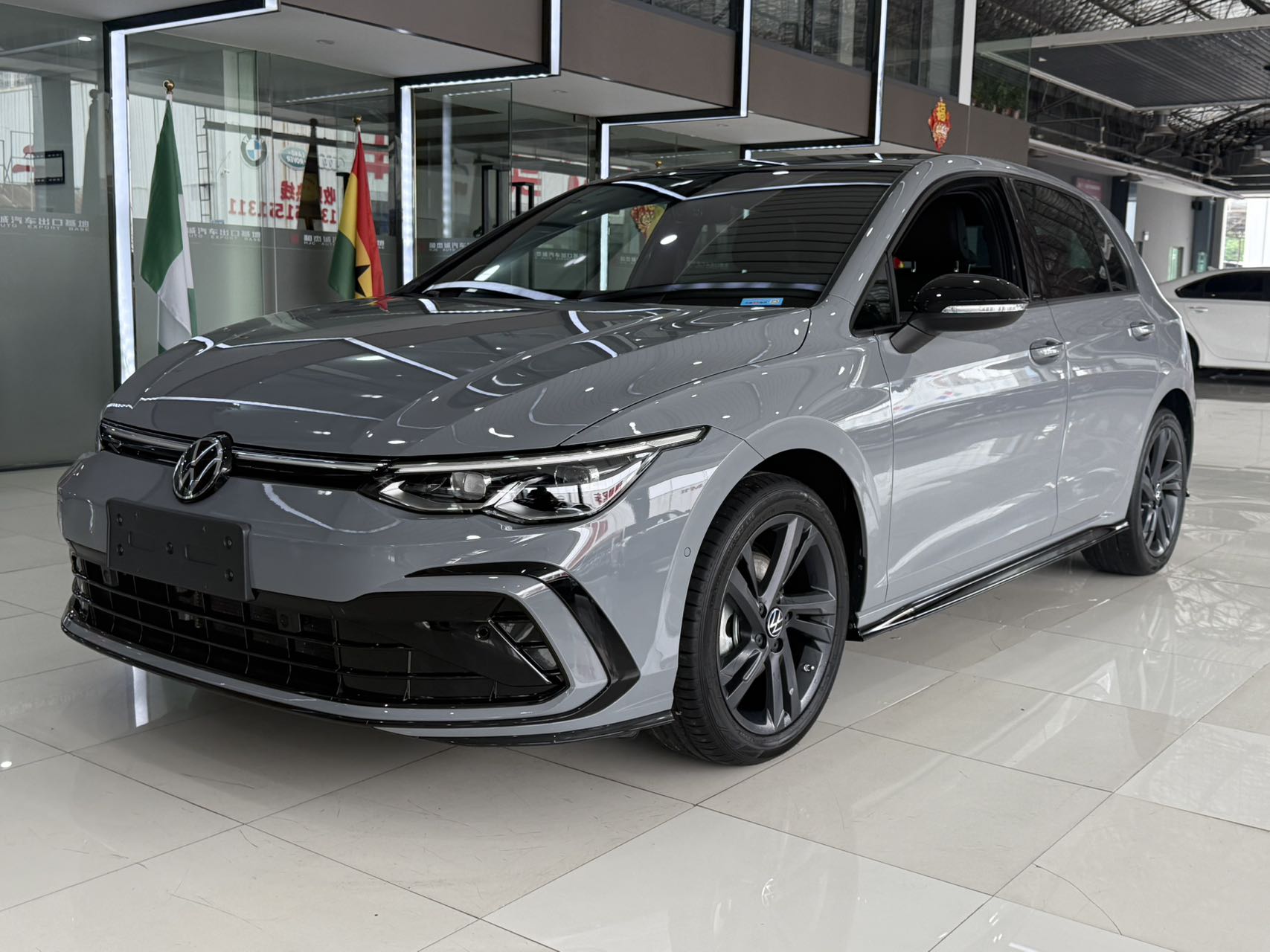 Модель: Golf R 280 TSI DSG, комплектация R-Line, 2023 год выпуска