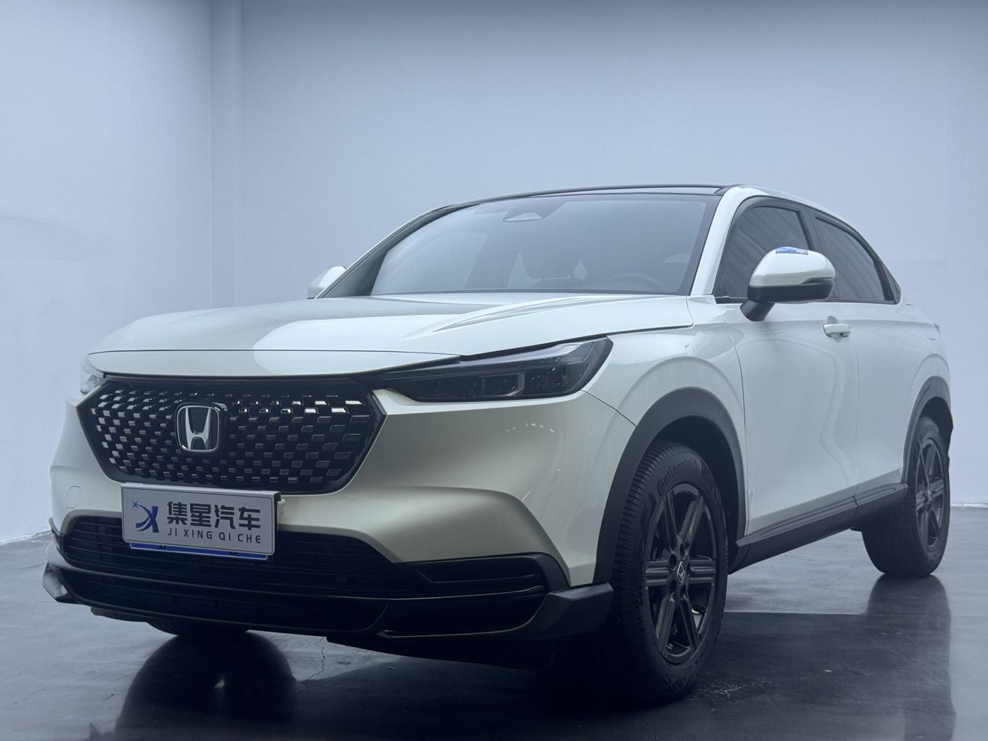 Honda XR-V, модель 2023 года, версия "CVT, горячая" с двигателем объемом 1.5 литра.