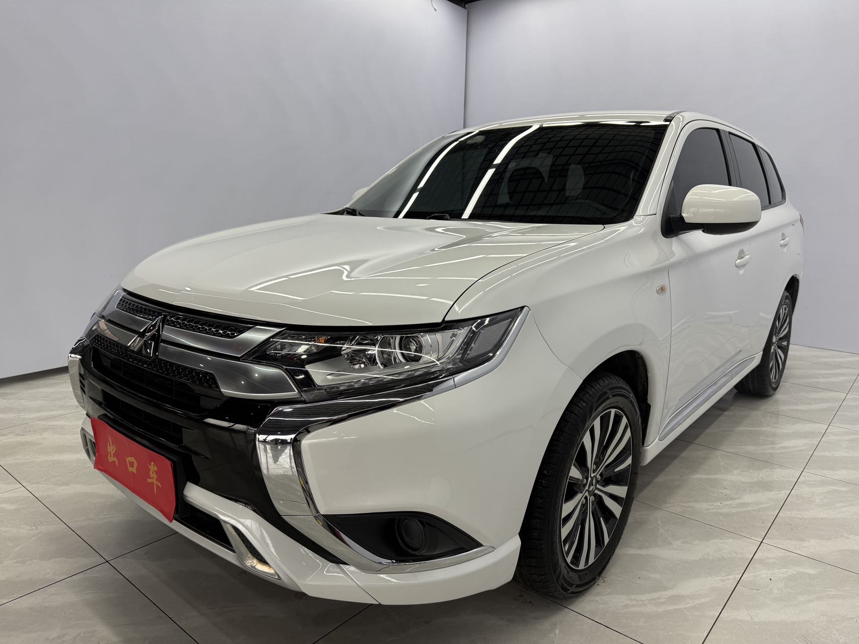 Mitsubishi Outlander 2021 года, 2.0L, передний привод, версия Enjoy, 5 мест ...