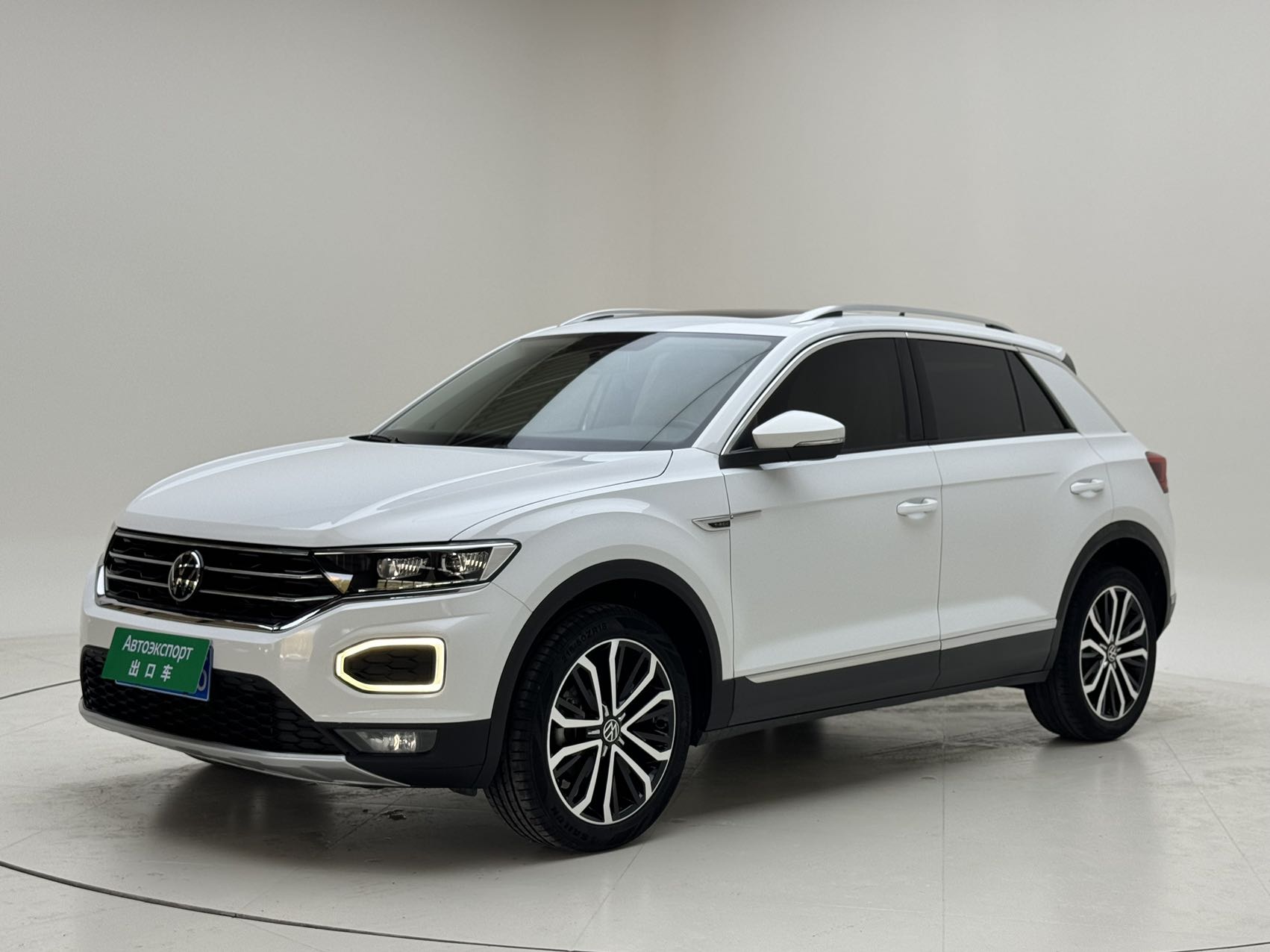 Volkswagen T-ROC Tange 2022 модель 280TSI DSG передний привод Comfort PLUS