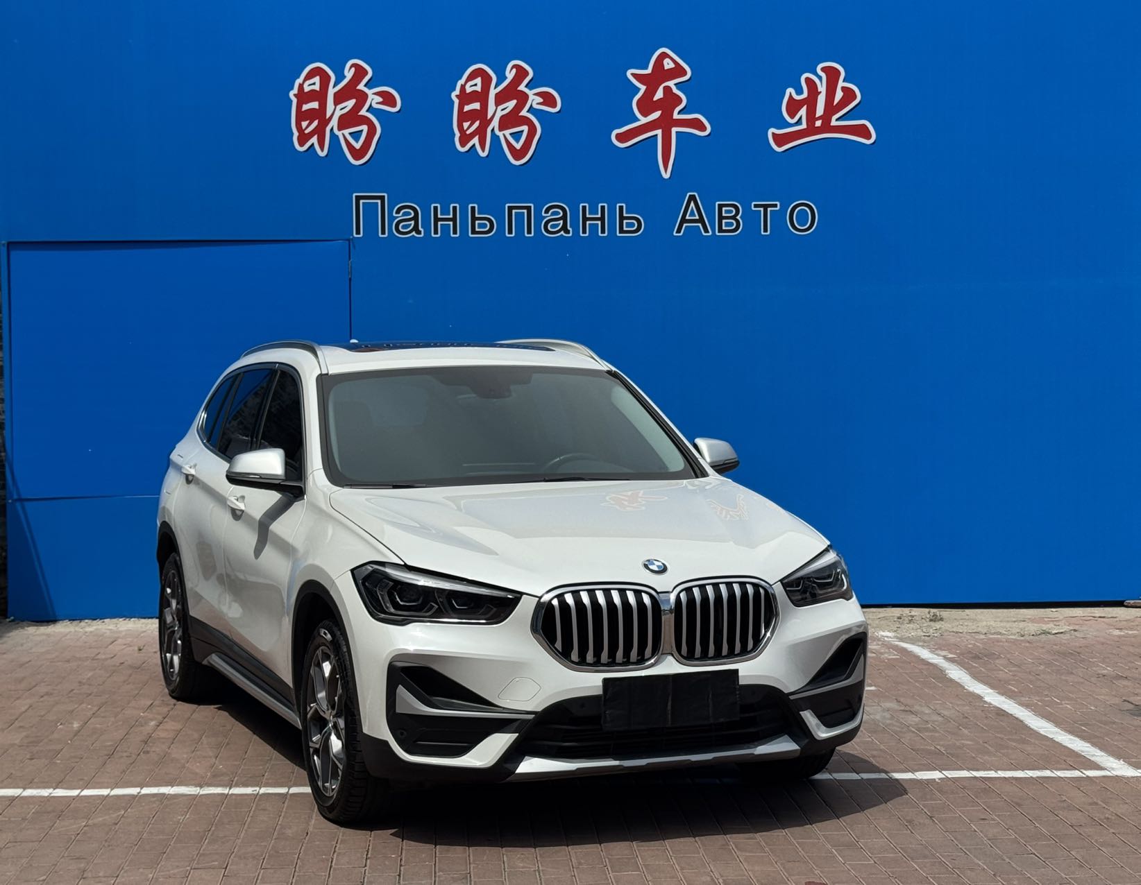 BMW X1 2022 года