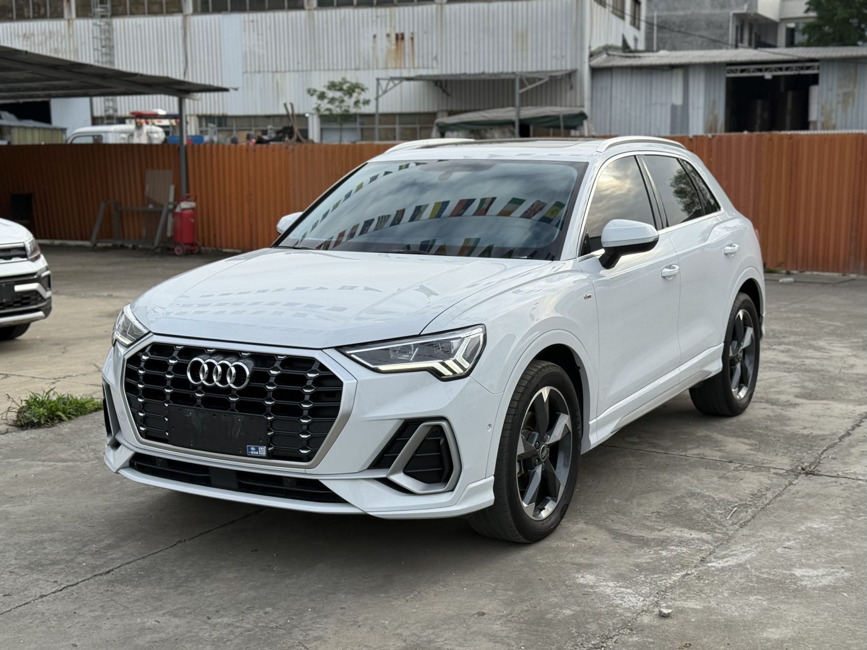 Audi Q3 2022 года 1.4TFSI 35TFSI стильная динамичная версия