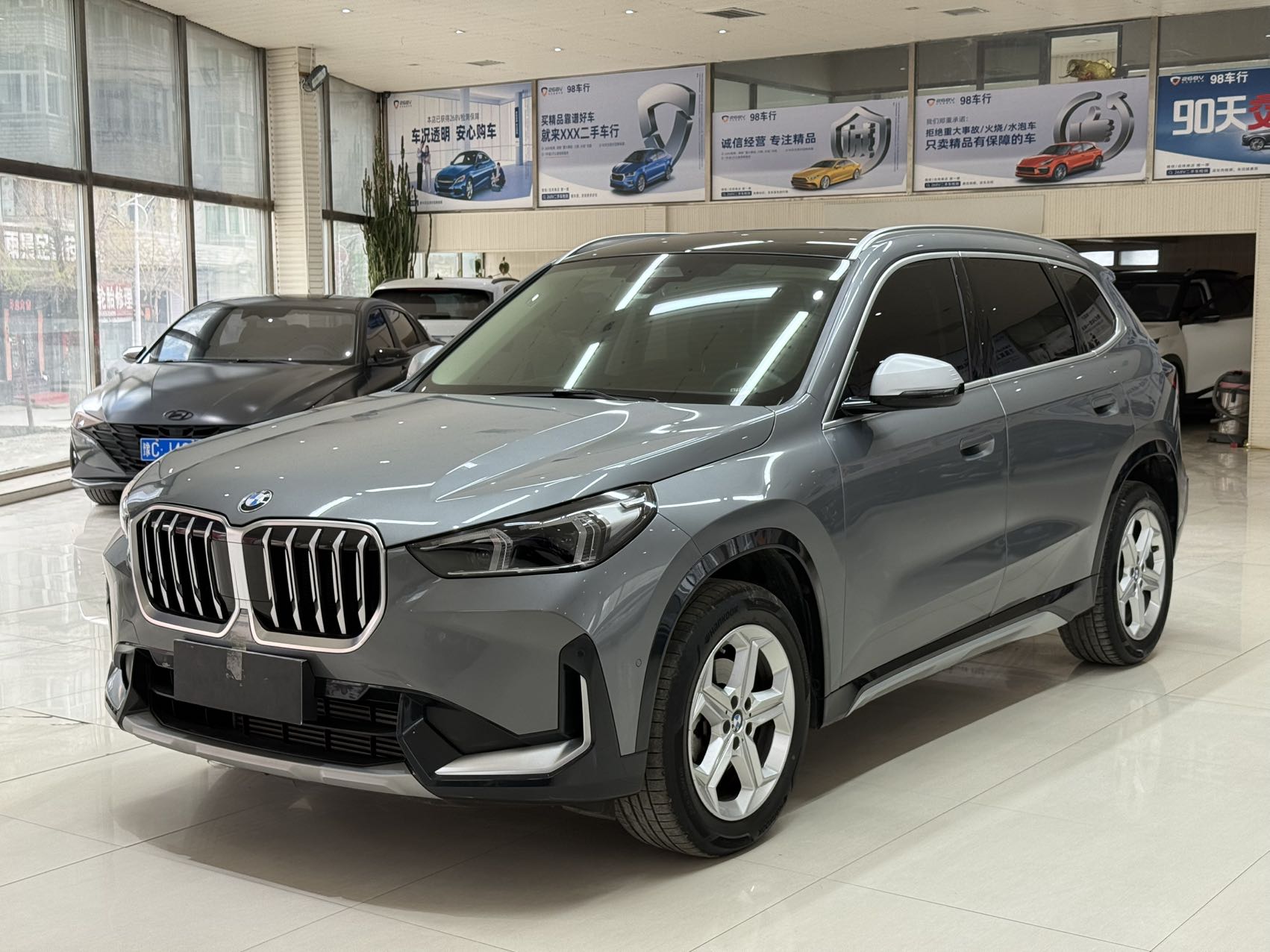 BMW X1 2023 года sDrive20Li Комплект дизайна X