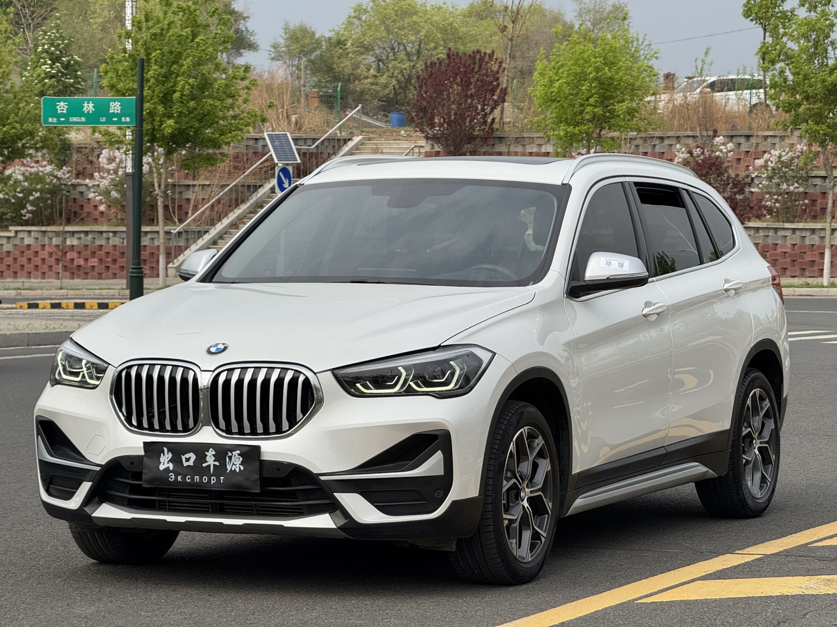 BMW X1 sDrive20Li 2022 года, роскошная версия