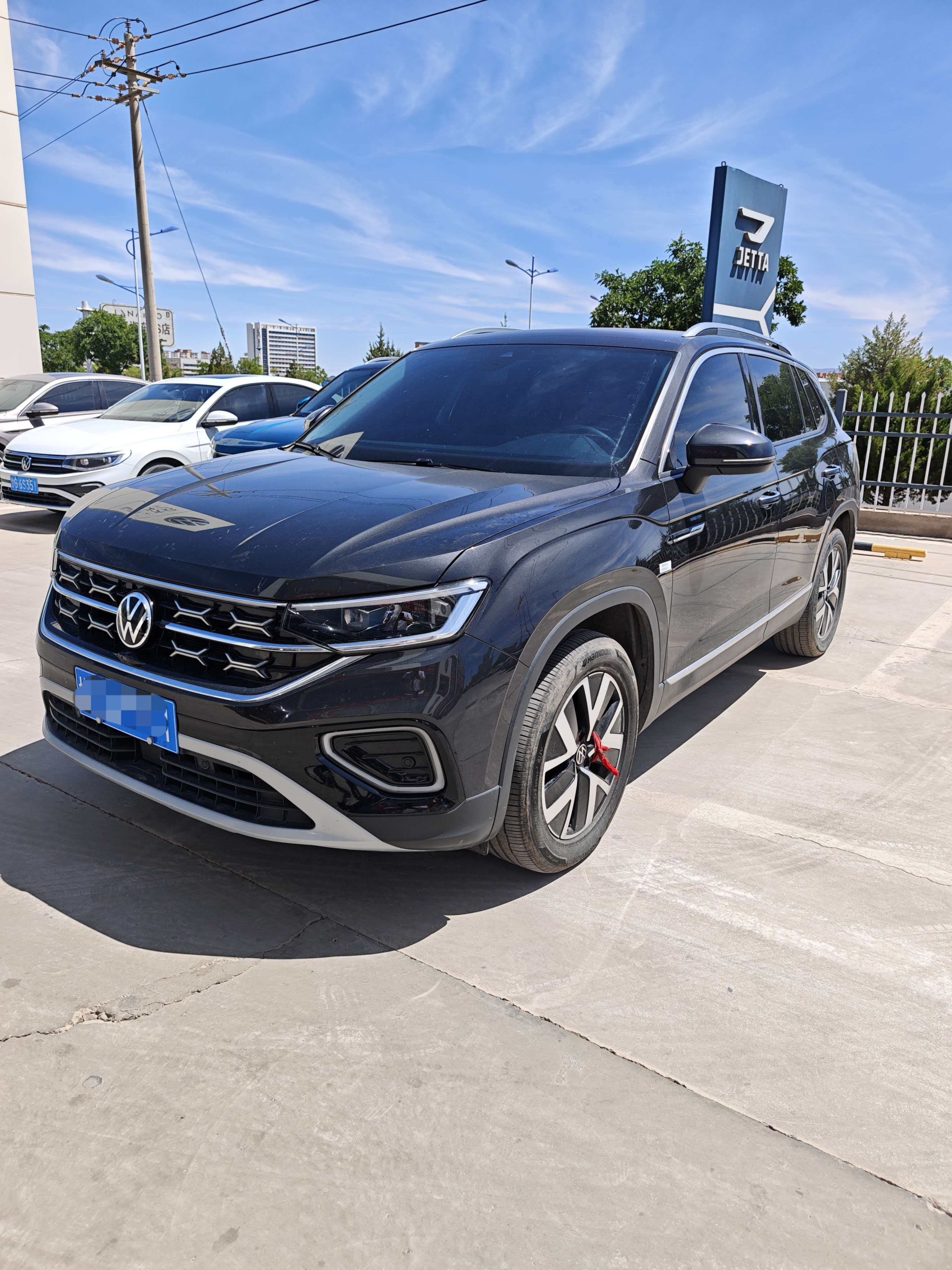 Модель 2023 280TSI полный привод Luxe Plus продвинутая версия
