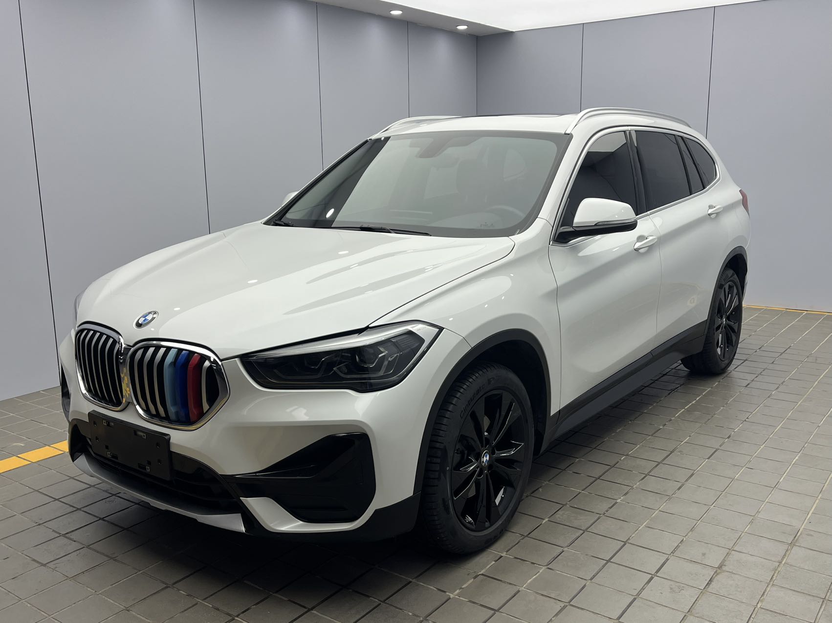BMW X1 2021 года обновлённая версия sDrive20Li Стильная версия
