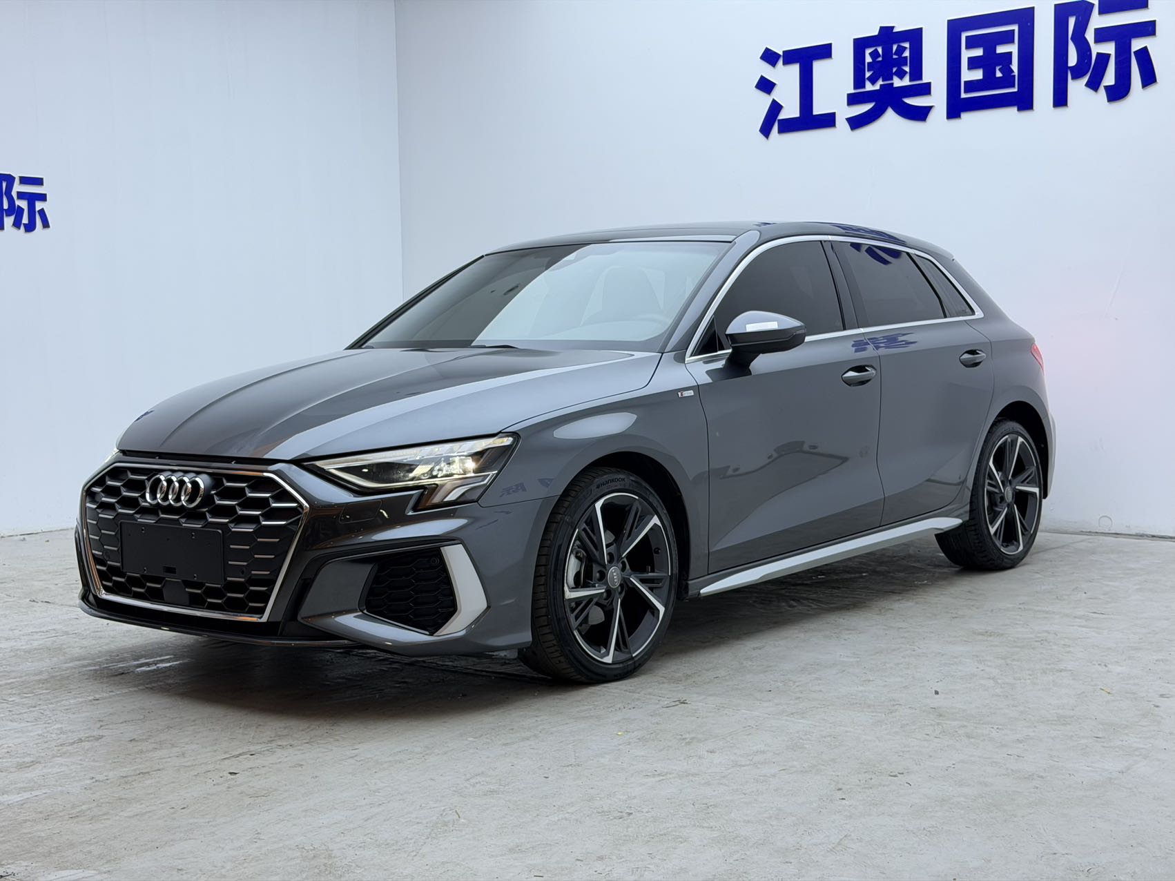 Модель 2021 Sportback 35 TFSI Стильная спортивная версия