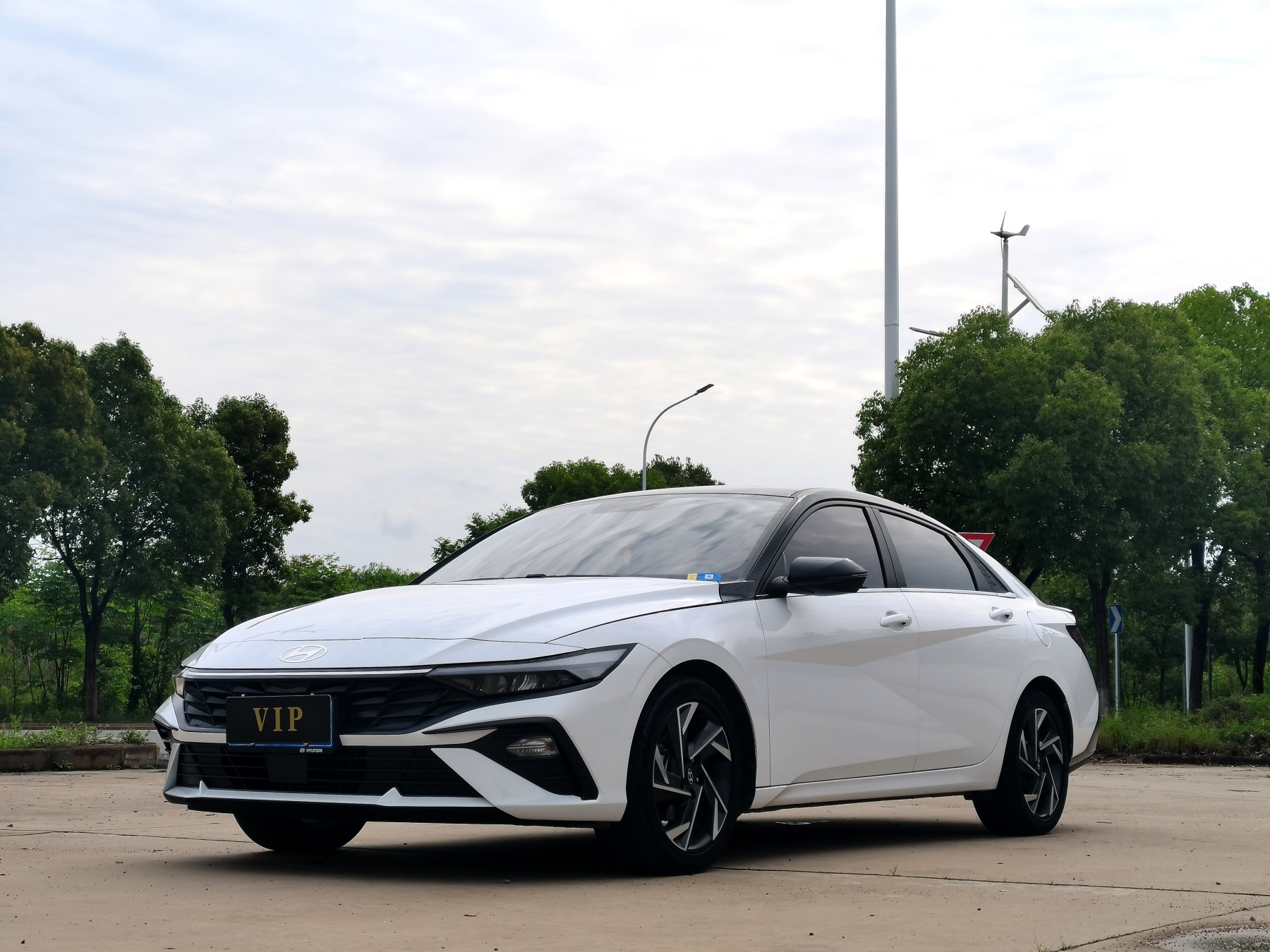 Hyundai Elantra 2023 1.5L CVT GLX Elite Edition